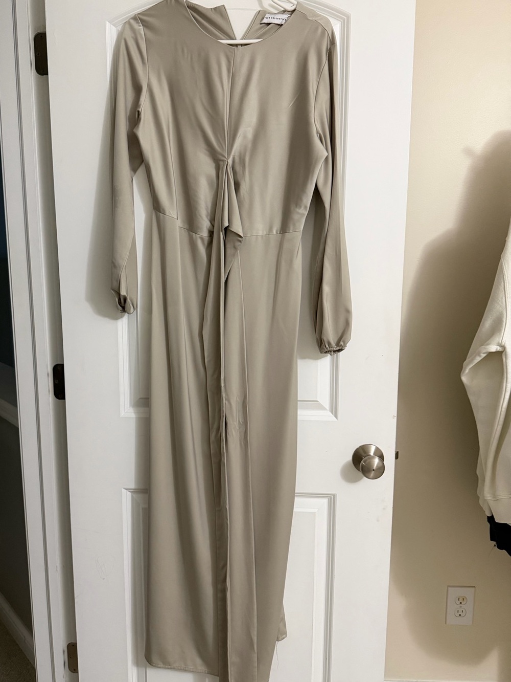 Elegant Long-Sleeve Maxi Dress in Taupe with Front Tie